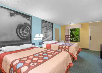 Super 8 by Wyndham Dunn hotel thumbnail 7