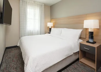 Candlewood Suites Miami Lakes by IHG hotel thumbnail 8