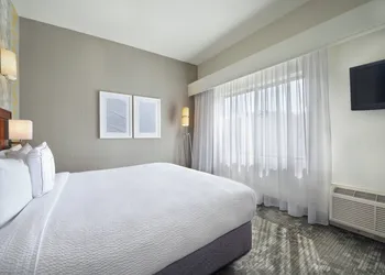 Courtyard by Marriott Mishawaka-University Area hotel thumbnail 6