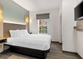 MainStay Suites Columbia Harbison hotel thumbnail 6