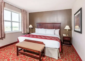 Ramada by Wyndham Sherwood Park hotel thumbnail 6