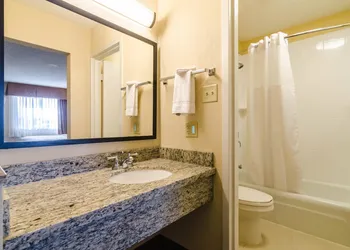 Quality Inn & Suites Ogallala hotel thumbnail 3