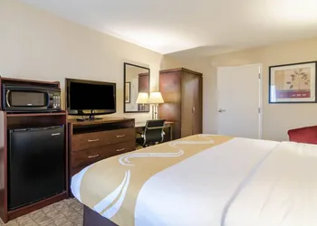 Quality Inn & Suites Ogallala hotel thumbnail 7