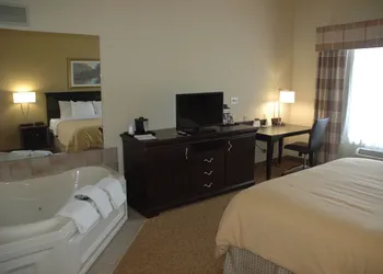 Country Inn & Suites by Radisson, West Bend, WI hotel thumbnail 4