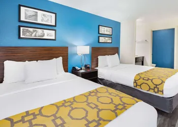 Baymont by Wyndham Milan hotel thumbnail 8