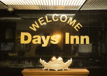 Days Inn by Wyndham Concord hotel thumbnail 2