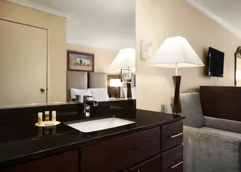 Days Inn by Wyndham Concord hotel thumbnail 3