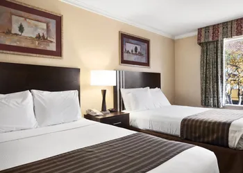 Days Inn by Wyndham Concord hotel thumbnail 5