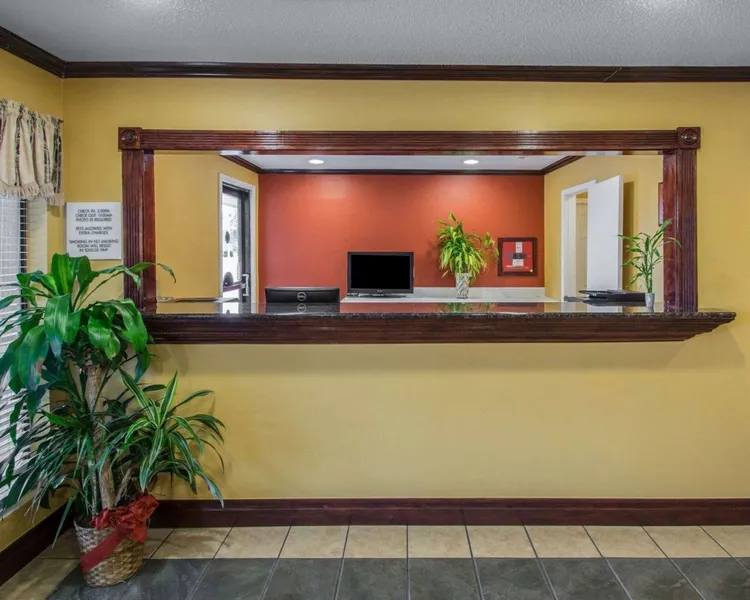 Econo Lodge Defuniak Springs I-10 hotel detail image 2
