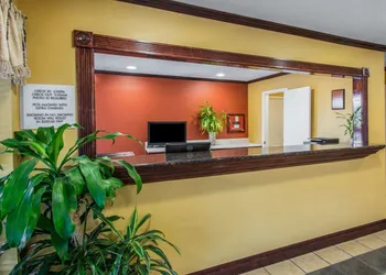 Econo Lodge Defuniak Springs I-10 hotel thumbnail 4
