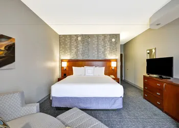 Courtyard by Marriott Dallas Medical/Market Center hotel thumbnail 5