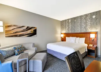 Courtyard by Marriott Dallas Medical/Market Center hotel thumbnail 8