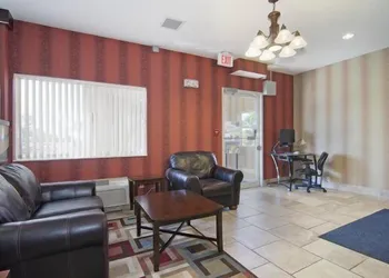 Quality Inn & Suites hotel thumbnail 5