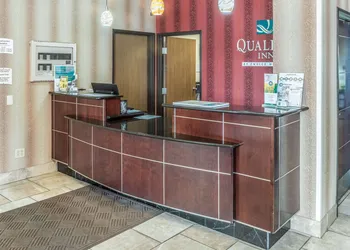 Quality Inn & Suites hotel thumbnail 6