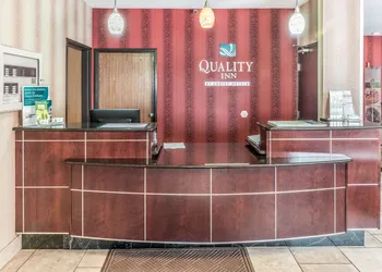 Quality Inn & Suites hotel thumbnail 7