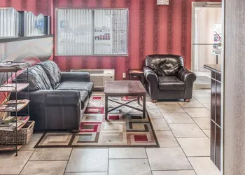 Quality Inn & Suites hotel thumbnail 8