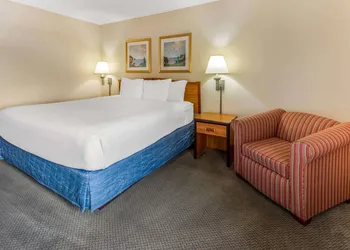 La Quinta Inn & Suites by Wyndham Las Cruces Organ Mountain hotel thumbnail 6