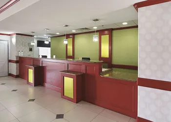 La Quinta Inn & Suites by Wyndham Dallas - Hutchins hotel thumbnail 4