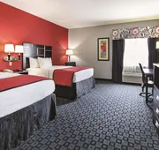 La Quinta Inn & Suites by Wyndham Dallas - Hutchins hotel detail image 7