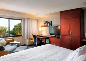 Courtyard by Marriott Jackson hotel thumbnail 5