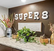 Super 8 by Wyndham Valdosta GA I-75 hotel detail image 4