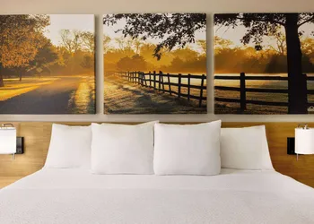 Days Inn by Wyndham McComb MS hotel thumbnail 8