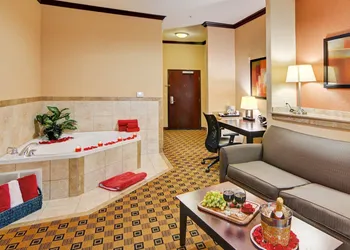 Comfort Suites Kilgore hotel thumbnail 7