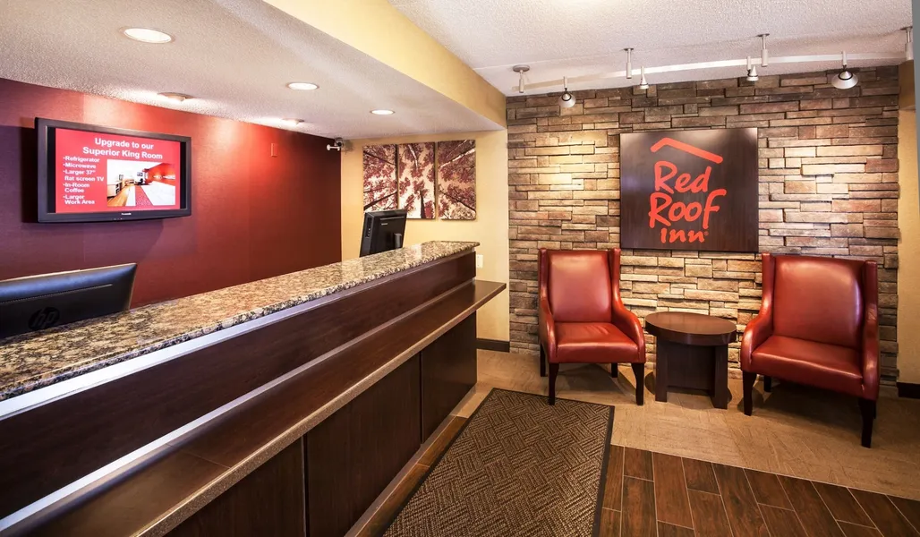 Red Roof Inn Utica hotel detail image 2