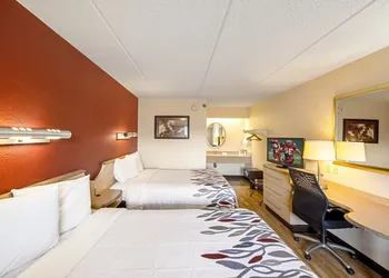 Red Roof Inn Utica hotel thumbnail 4