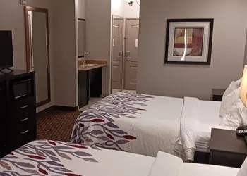 Red Roof Inn & Suites Longview hotel thumbnail 5
