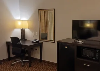 Red Roof Inn & Suites Longview hotel thumbnail 7