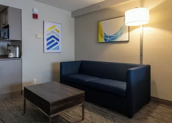 Holiday Inn Express Hotel & Suites Brockville by IHG hotel thumbnail 8