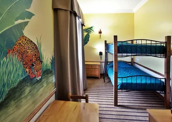 Holiday Inn Express & Suites Byron by IHG hotel thumbnail 3
