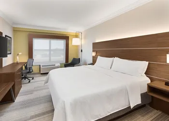 Holiday Inn Express & Suites Byron by IHG hotel thumbnail 5