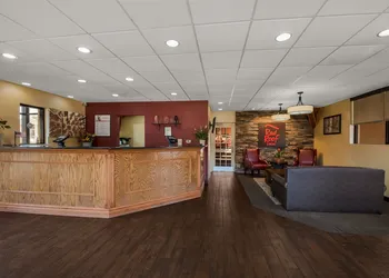 Red Roof Inn & Suites Newark - University hotel thumbnail 2