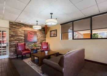 Red Roof Inn & Suites Newark - University hotel thumbnail 3