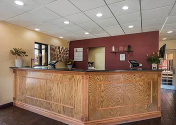 Red Roof Inn & Suites Newark - University hotel thumbnail 4