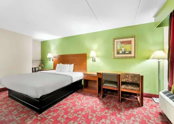 Quality Inn Selma - Smithfield hotel thumbnail 6