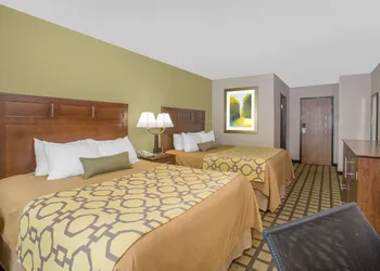 Baymont by Wyndham Ames hotel thumbnail 7