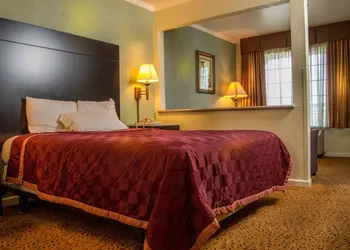 Executive Inn and Suites hotel thumbnail 3