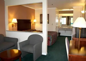 Executive Inn and Suites hotel thumbnail 4