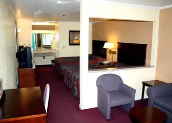 Executive Inn and Suites hotel thumbnail 6