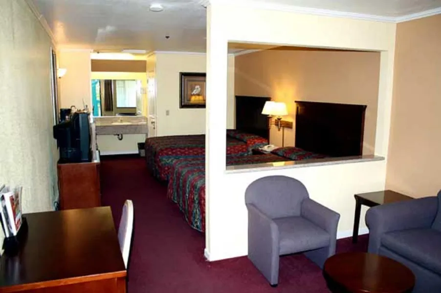 Executive Inn and Suites hotel detail image 6