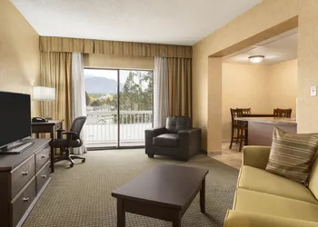 Days Inn & Conference Centre by Wyndham Cranbrook hotel thumbnail 7