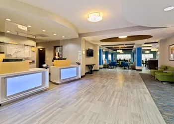 Holiday Inn Express Hotel & Suites Largo-Clearwater by IHG hotel thumbnail 2