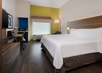 Holiday Inn Express Hotel & Suites Largo-Clearwater by IHG hotel thumbnail 6