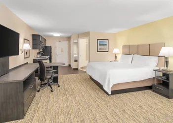 Candlewood Suites Destin-Sandestin by IHG hotel thumbnail 5