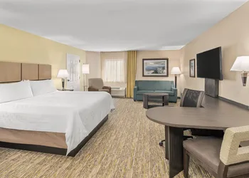 Candlewood Suites Destin-Sandestin by IHG hotel thumbnail 8