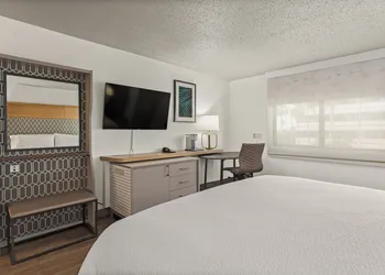 Holiday Inn Tampa Westshore - Airport Area by IHG hotel thumbnail 8