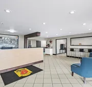 Super 8 by Wyndham Farmington hotel detail image 4